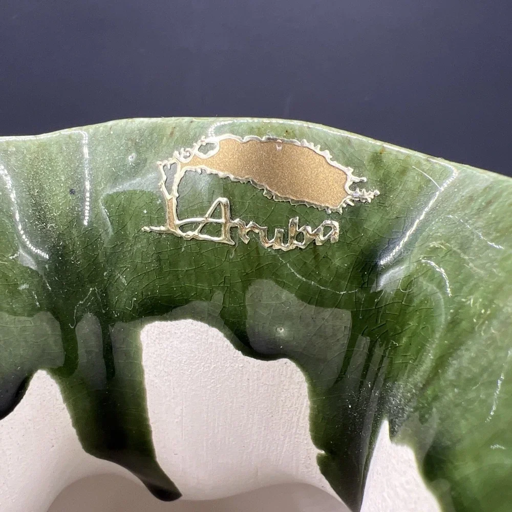 Vintage Aruba Art Pottery Money Sack Vase Gold Island Relief Emblem Drip‎ Glaze